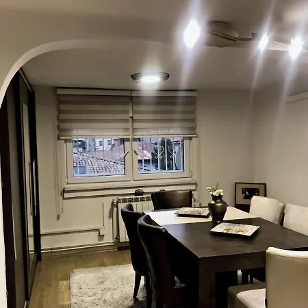 1913 Apartman